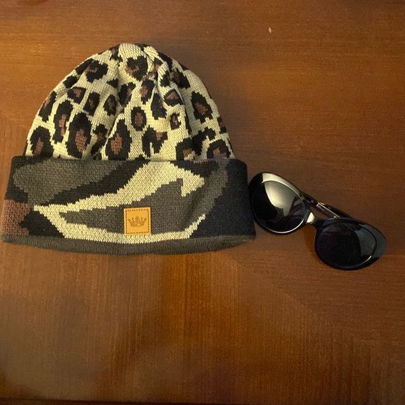 Camo animal print beanie bundle with black foster grant sunglasses - Picture 2 of 5